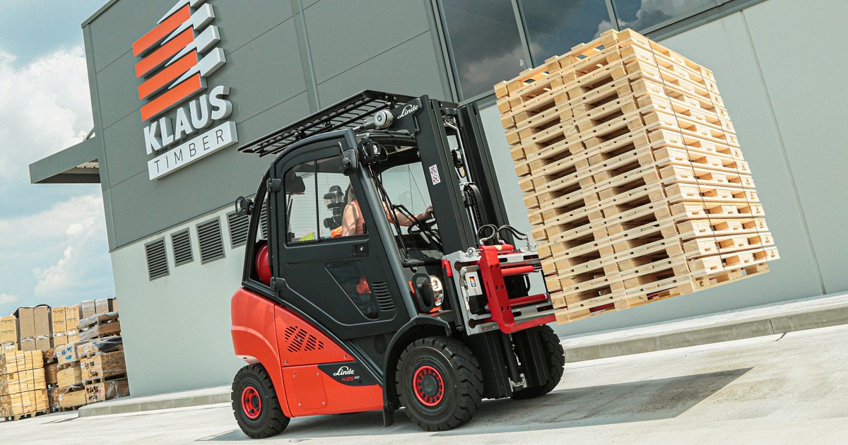 New gas forklifts KLAUS Timber a.s.