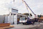 Výstavba nového skladu pilin s technologií odsávání v Drahkově v říjnu 2018.