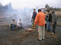  Úklid areálu / Aufräumen des Geländes / Tidying up the company premises / Уборка ареала