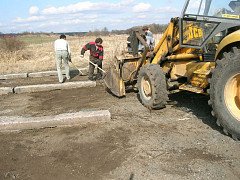  Úklid areálu / Aufräumen des Geländes / Tidying up the company premises / Уборка ареала