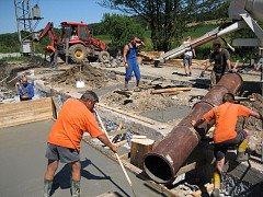 Základy pro rozšíření výrobní haly / Grundlage für Verbreiterung der Fertigungshalle / Foundations for factory building extension / Фундамент для расширение производственного цеха