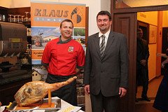 III.reprezantační ples KLAUS Timber, který se konal v sobotu 9.2.2013 ve společenském sále Švejk restaurantu "U zeleného stromu" v Nepomuku.