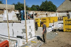 2003 - Výstavba sušáren / Aufbau von Trockenkammer / Building up the wood drying kiln / Строительство сушек