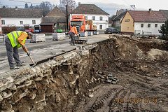 Demolice původní kancelářské budovy