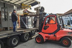 Instalace zakládacího robota Fanuc k paletovací lince Cape v březnu 2016.