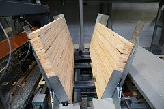 Automatické paletovací linky CAPE Mach 1 a 3 ve výrobním areálu KLAUS Timber ve Dvorci.