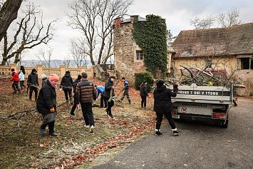 Dobrovolnická brigáda na Zelené Hoře 22. 11. 2025