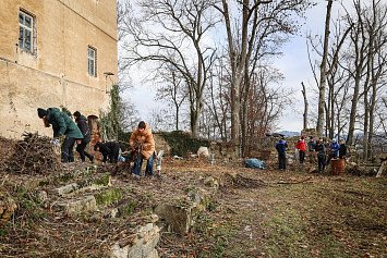Dobrovolnická brigáda na Zelené Hoře 22. 11. 2025