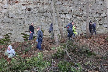 Dobrovolnická brigáda na Zelené Hoře 22. 11. 2025