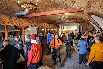 Dobrovolnická brigáda na Zelené Hoře 22. 11. 2025