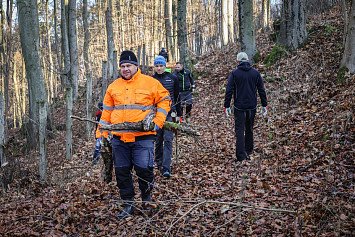 Dobrovolnická brigáda na Zelené Hoře 22. 11. 2025